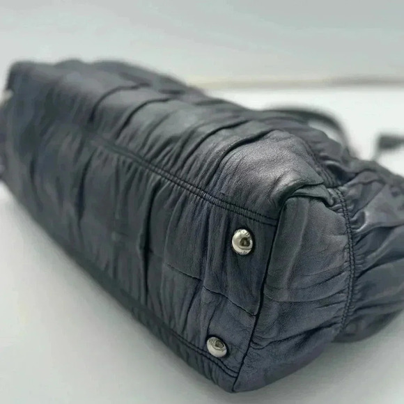 Prada Nappa Guaffre Bag + 🆓 ENTRUPY COA - Picture 15 of 17